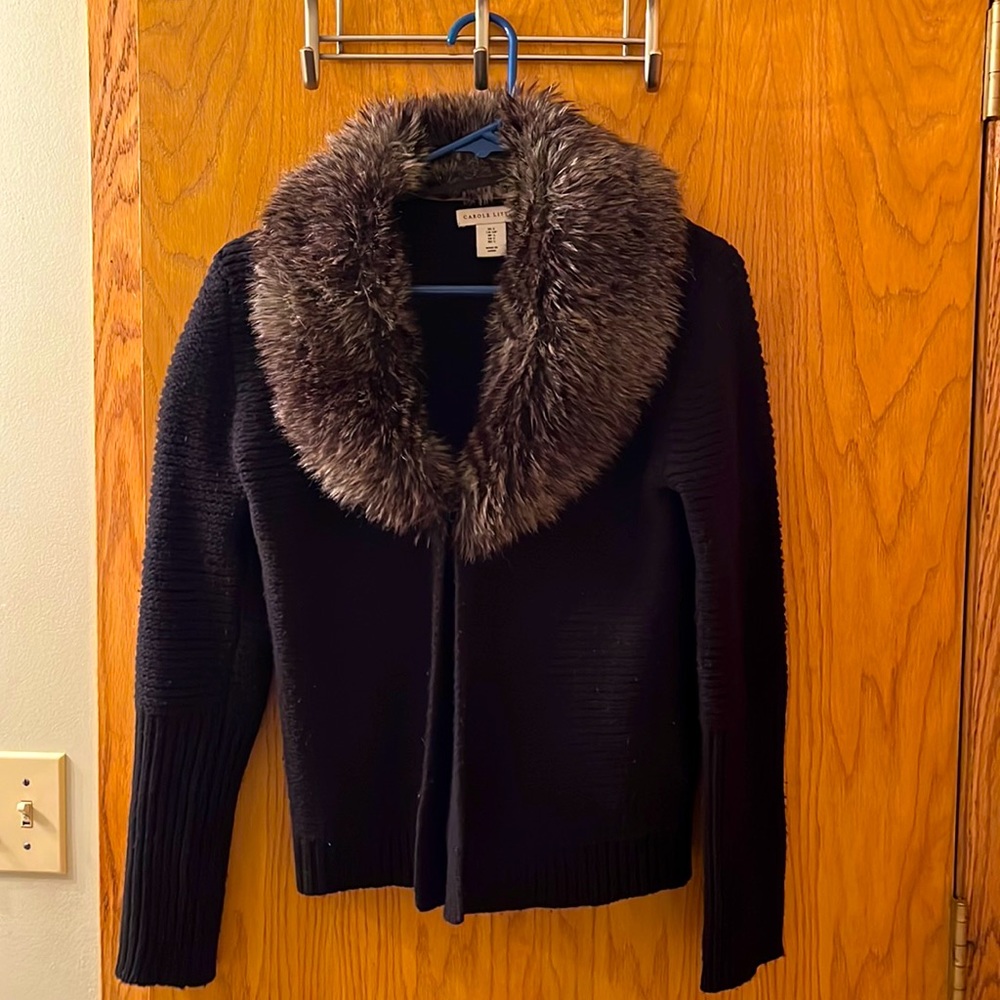 Faux fox fur black knit front clasping sweater size small